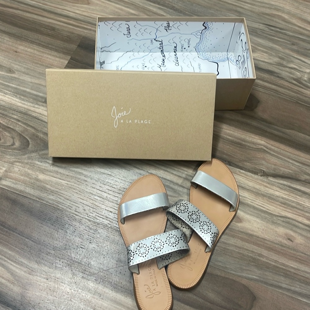 Joie a la plage silver sandals